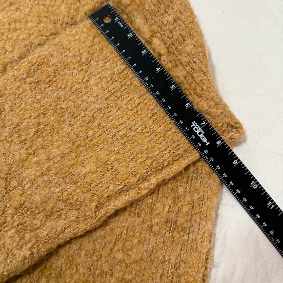 Free People Women’s Tan Distressed Mock Turtleneck Pullover Sweater Size Small - Picture 6 of 13